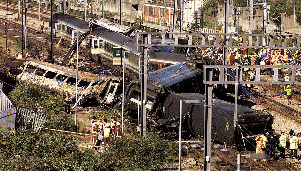1999 год. В столкновении поездов недалеко от станции Паддингтон на линии Лондон—Бристоль погиб 31 человек, более 500 получили ранения