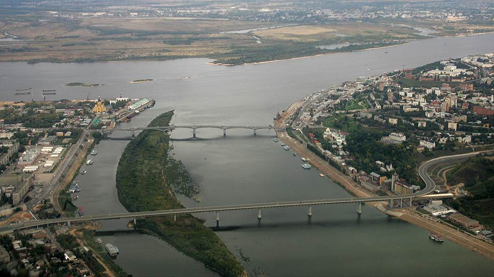 2009 год. В Нижнем Новгороде открыт для автомобильного движения метромост