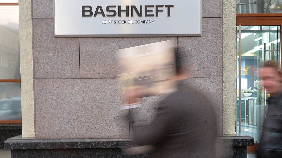 8 декабря. В силу вступило решение суда, по которому 71,8% акций «Башнефти», принадлежащих АФК «Система», перейдут в собственность государства