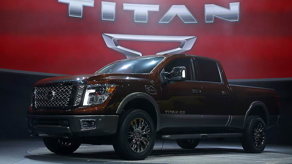 Пикап Nissan Titan второго поколения получил приставку XD. Дизайнеры пытались придать машине вид «античного воина» (чтобы она больше соответствовала названию), в результате внедорожник сильно изменился внешне, получив дизельный Cummins V8 объемом 5 литров (310 л.с., 752 Нм)