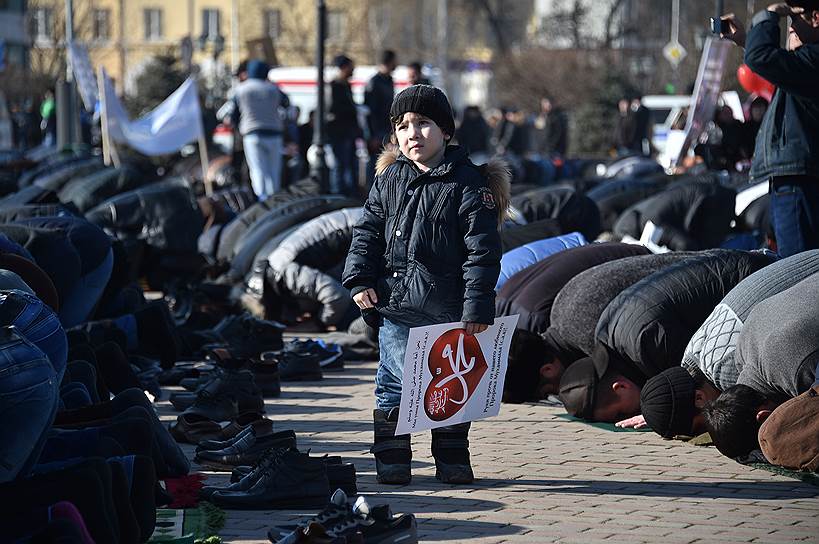 Организаторы мероприятия сообщили, что в митинге приняли участие не только жители Чечни, но и соседних регионов Северного Кавказа
