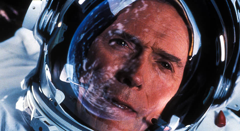 В 2000 году Клинт Иствуд выступил в роли режиссера и актера в фильме «Космические ковбои» (на фото) — пародийной ленте о путешествиях четырех астронавтов в отставке к старому советскому спутнику с целью спасти Вселенную