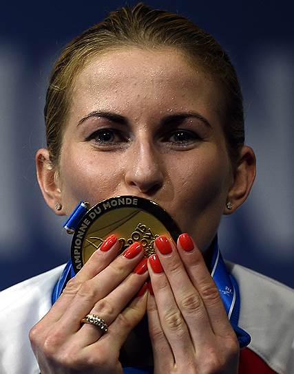 16 июля. Рапиристка Инна Дериглазова впервые стала чемпионом мира в индивидуальных соревнованиях