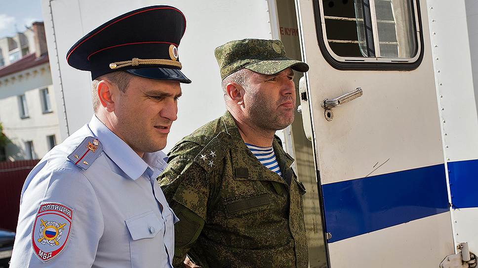 Почему начальник 242-го омского учебного центра ВДВ Олег Пономарев был освобожден из-под домашнего ареста