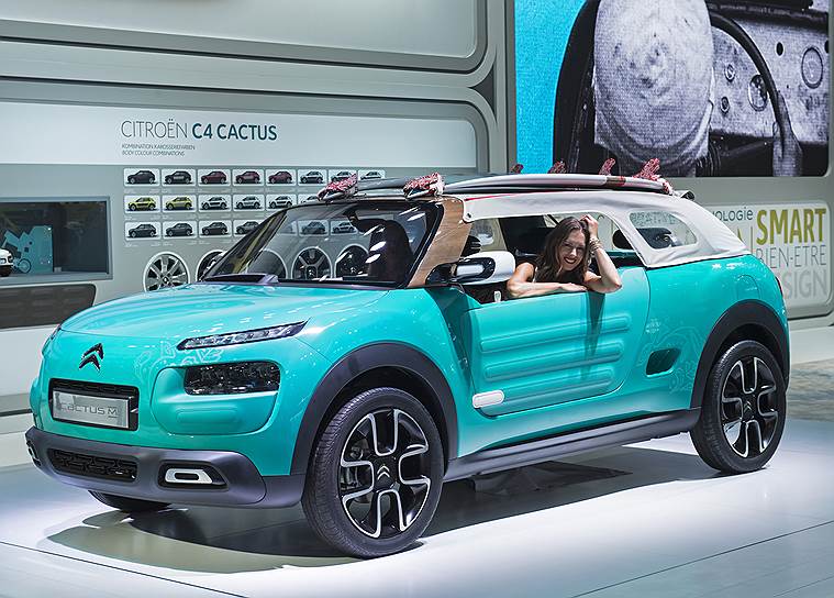 Концепт Citroen Cactus M примечателен не только необычной расцветкой: он оснащается надувной двухместной палаткой. На стойках кузова предусмотрены крепления для сёрфов или вейкбордов. Жалко, что серийное производство этого автомобиля пока не планируется