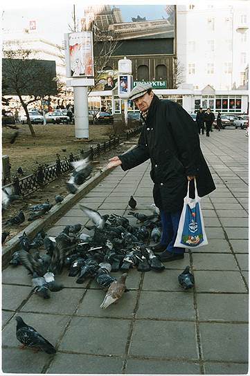 Георгий Вицин стал артистом, чтобы излечиться от застенчивости. В своих ролях он часто и убедительно изображал алкоголиков, хотя в жизни спиртным не увлекался. Занимался йогой, интересовался скульптурой и философской литературой, хотя его самые популярные персонажи производили впечатление людей, вообще никогда в жизни не державших в руках книги
