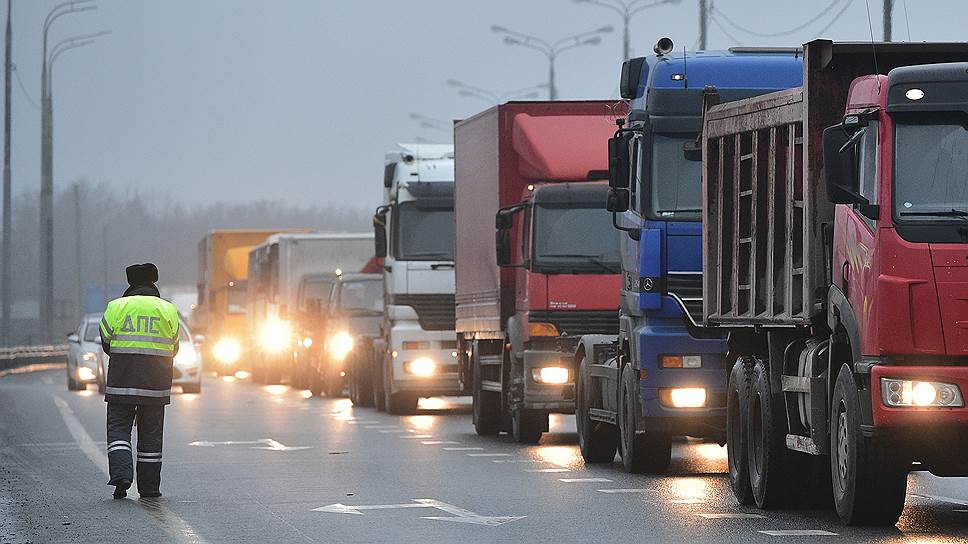 Дальнобойщики бастуют по всей России