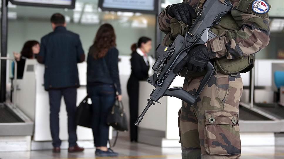 Парижские аэропорты нашли экстремистов