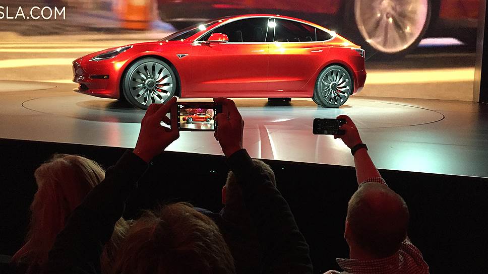 Как Tesla представила новую модель электромобиля