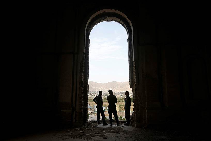 Сбор средств для реконструкции дворца начался еще в 2012 году. По предложению правительства необходимые средства будут выделены государством, спонсорами и богатыми афганцами, проживающими за границей. Помимо «Дар-уль-Амана» планируется восстановить и расположенный неподалеку дворец «Тадж-Бек»