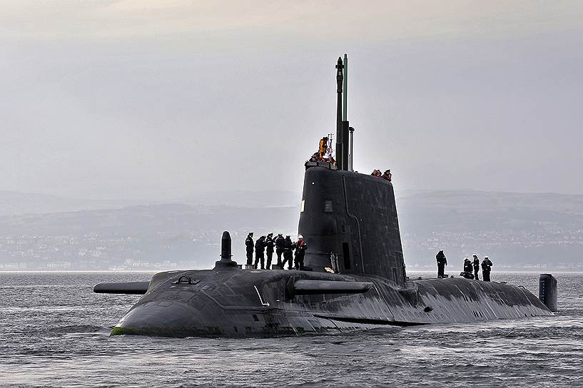 27 августа 2010 года в строй была введена британская атомная подлодка HMS Astute стоимостью &amp;#163;1,6 млрд ($2,4 млрд). Также заложены еще две подлодки этого класса водоизмещением 7,2 тыс. т, длиной 97 м, способных нести 38 крылатых ракет типа Tomahawk с дальностью полета 2 тыс. км. 22 октября 2010 года первая из этих подлодок села на мель близ северо-западного побережья Шотландии. В марте 2013 года на вооружение была принята вторая подлодка этого класса — Ambush, 20 июля 2016 года в ходе учений столкнувшаяся с торговым судном у берегов Гибралтара. Всего на вооружении состоят три подлодки данного типа