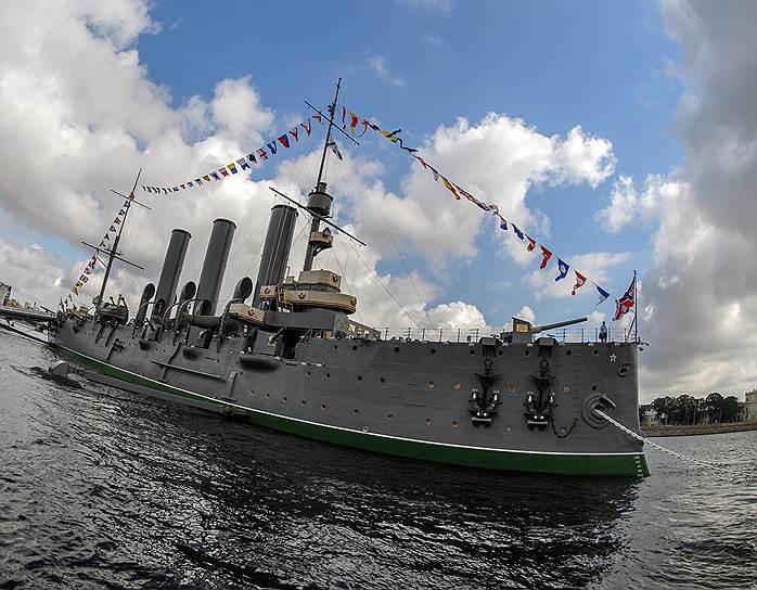 Празднование Дня ВМФ в Санкт-Петербурге. Крейсер «Аврора»