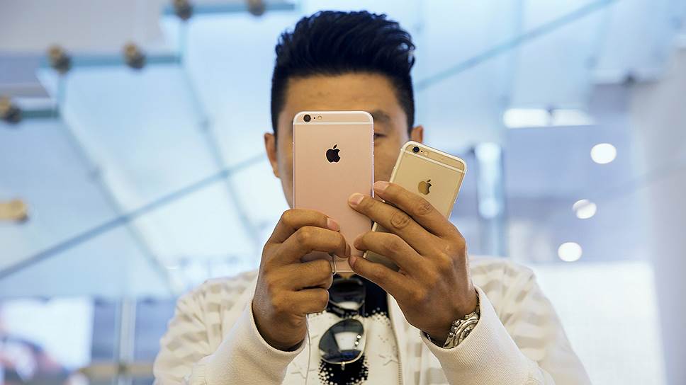 Apple подозревают в координации цен на iPhone в России