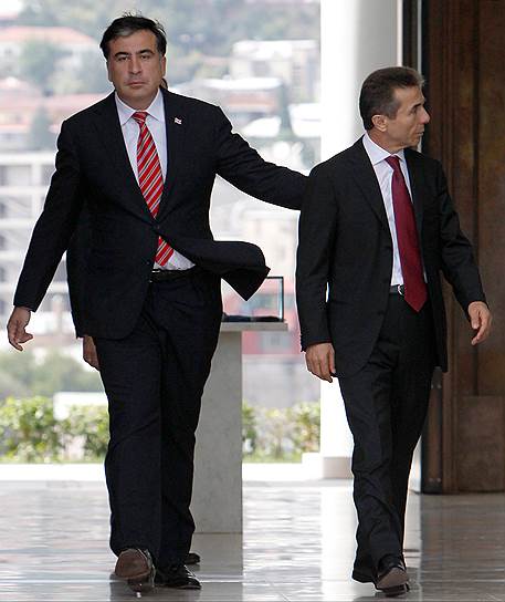 Бывший президент Грузии Михаил Саакашвили (слева) и миллиардер Бидзина Иванишвили