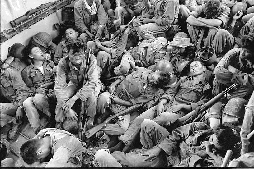Хорст Фаас. 1 августа 1962 года. «Южновьетнамские военные возвращаются в провинцию Камау после 4-дневного рейда на юге Вьетнама» 