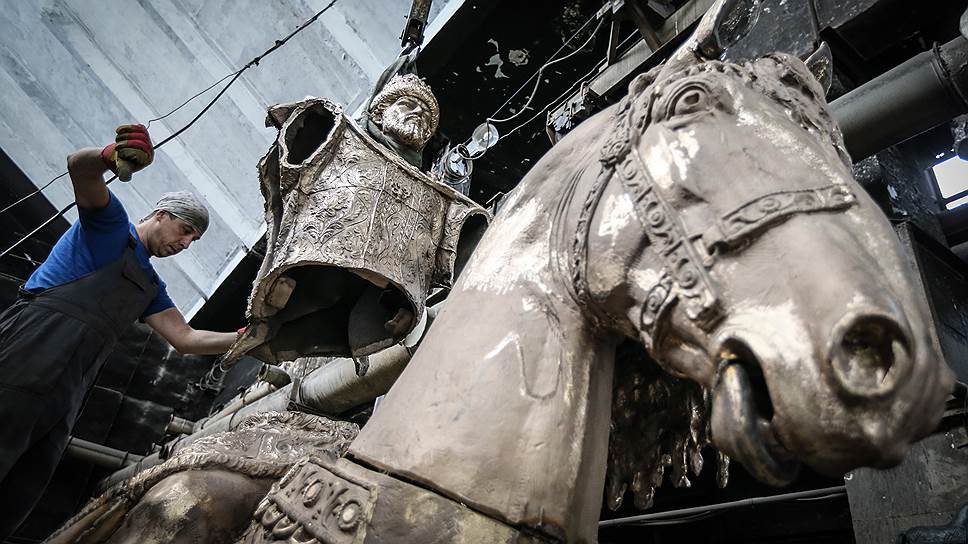Почему установку памятника Ивану Грозному перенесли на сентябрь