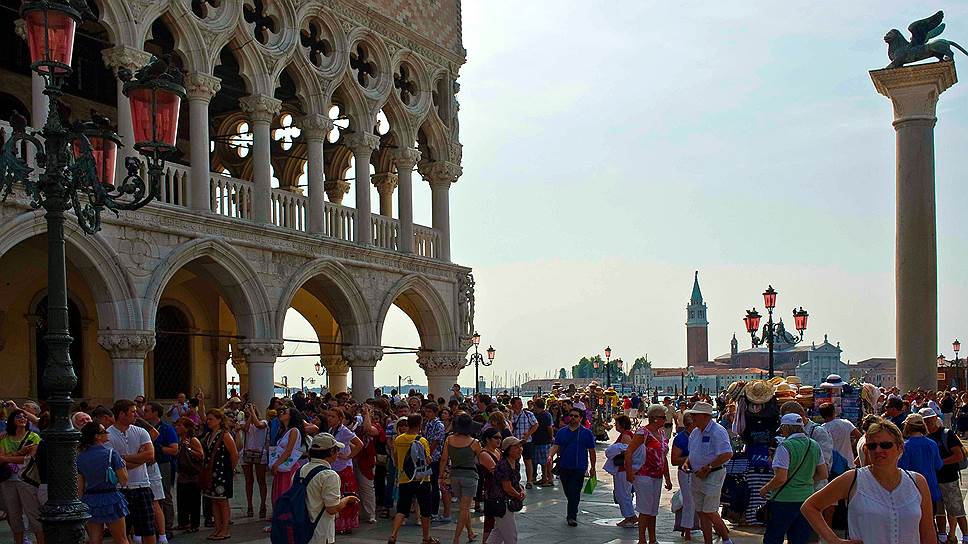 Почему венецианцы недовольны туристами
