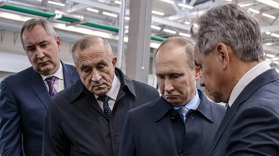Как Владимир Путин обследовал оружие будущего и станки прошлого