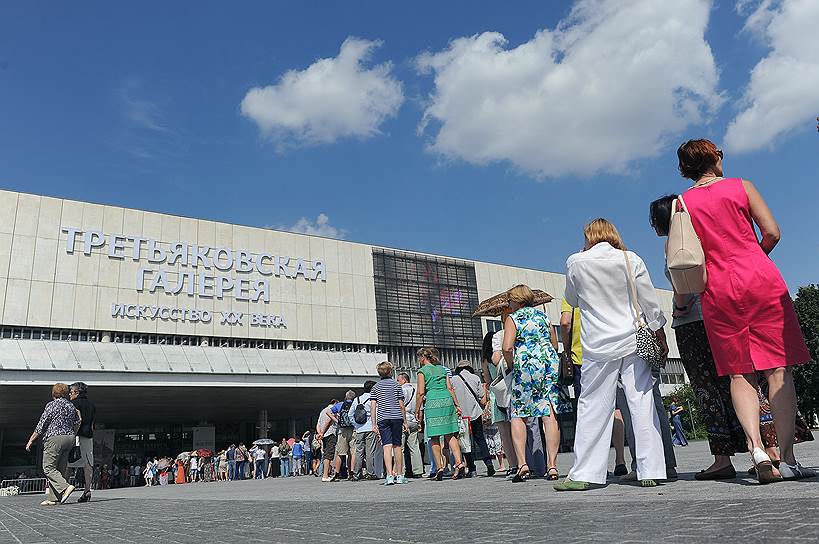 29 июля—20 ноября. Выставка Ивана Айвазовского в Третьяковской галерее стала самой посещаемой в году. На ретроспективу мариниста было продано более 550 тыс. билетов