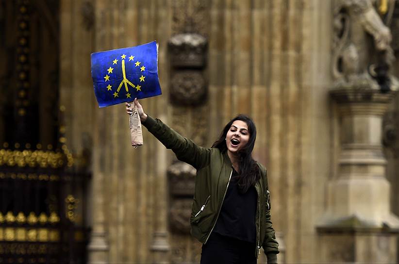 23 июня. Brexit: граждане Великобритании проголосовали за выход из ЕС