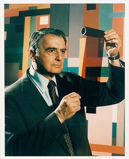 В начале 1980-х Эдвин Ленд ушел из Polaroid и основал Институт науки Роуленда. В нем проводились исследования по биологии, физике и химии. Все научные разработки Ленда, которые он не успел довести до конца, были уничтожены личным помощником после смерти изобретателя в 1991 году