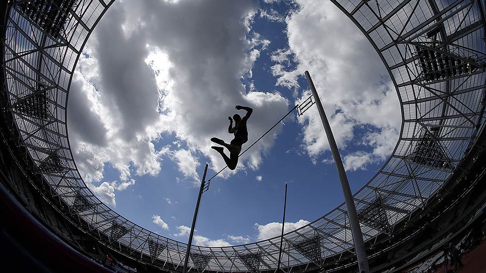 Совет IAAF разрешил российским легкоатлетам выступать под нейтральным флагом до ноября
