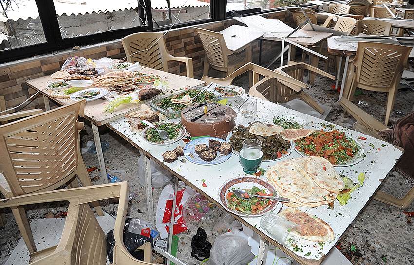 Дамаск, Сирия. Зал одного из ресторанов города после атаки террориста-смертника 