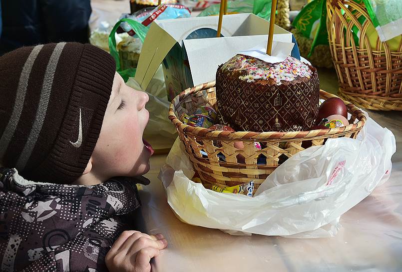 Москва. Чин освящения куличей, яиц и пасхи в канун Светлого Христова Воскресения