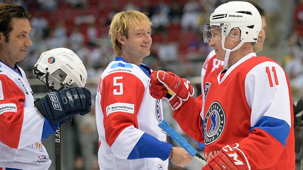 Как Владимир Путин сыграл за сборную «Легенд хоккея» в сочинском гала-матче против сборной Ночной хоккейной лиги