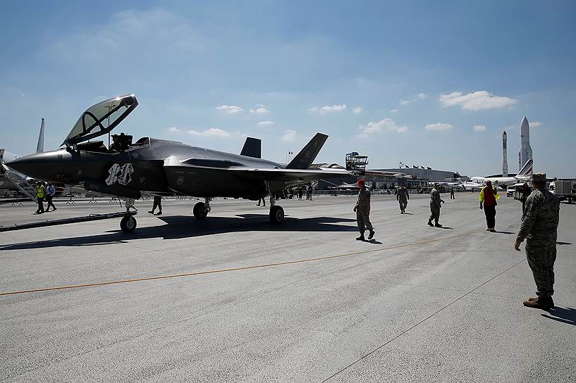 Американский истребитель Lockheed Martin F-35 Lightning