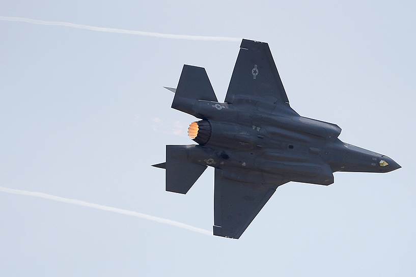 Американский истребитель Lockheed Martin F-35A Lightning II 