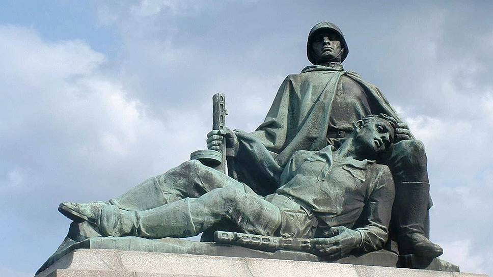Польский Сейм принял закон о сносе памятников в честь Красной армии