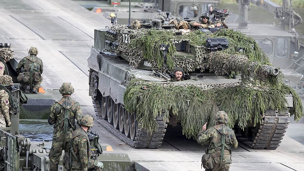 Эксперты МГИМО — о том, чем грозит милитаризация Прибалтики