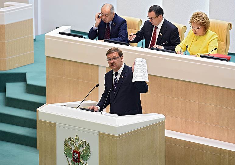 Слева направо: вице-спикер Совфеда Ильяс Умаханов, председатель комитета по международным делам Константин Косачев, первый вице-спикер Николай Федоров и спикер Валентина Матвиенко