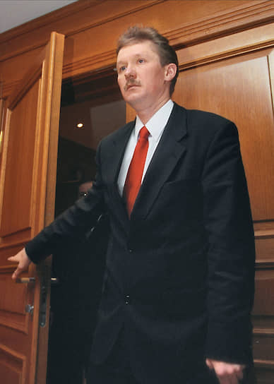 В 1990–1991 годах Алексей Миллер работал в комитете по экономической реформе исполкома Ленсовета, с 1991 по 1996 год — в комитете по внешним связям мэрии Санкт-Петербурга. С 2001 года возглавляет «Газпром»