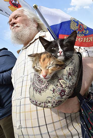 Москва, Россия. Участник митинга, посвященного годовщине августовских событий 1991 года