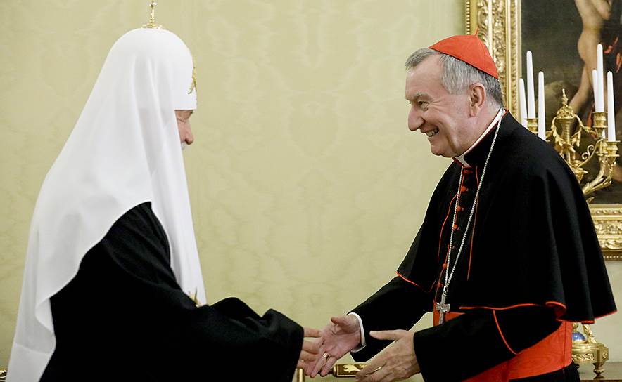 Патриарх Московский и всея Руси Кирилл (слева) и госсекретарь Ватикана Пьетро Паролин
