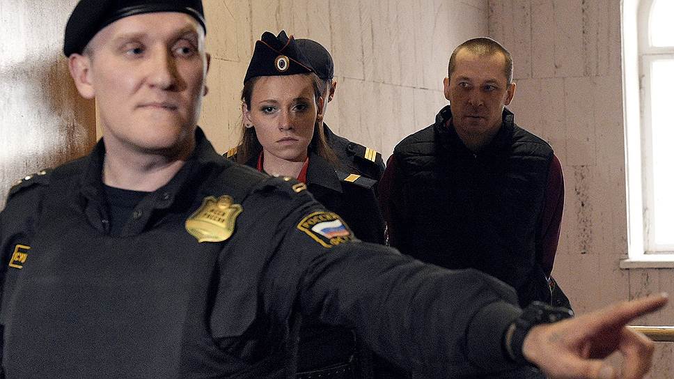 Как Дмитрию Захарченко добавили по месяцу ареста на три эпизода взятки