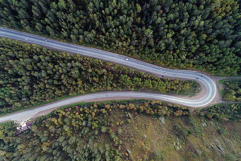 Окрестности Красноярска, Россия. Трасса М54 в сибирской тайге