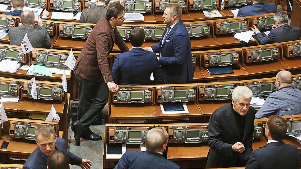 Почему украинские депутаты лишают себя неприкосновенности