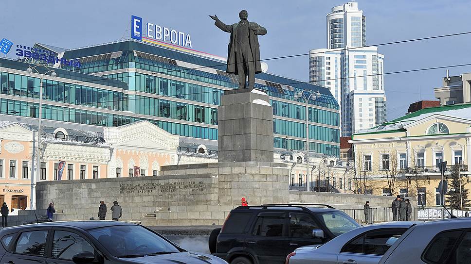 Почему Екатеринбург оставляют без выделенных полос