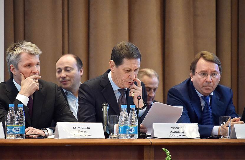 Слева направо: министр спорта Павел Колобков, президент ОКР Александр Жуков и помощник президента России по вопросам военно-технического сотрудничества Владимир Кожин