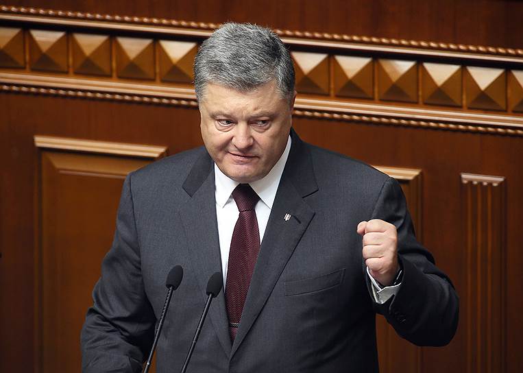 20 февраля. Президент Украины Петр Порошенко &lt;a href=&quot;/doc/3555000&quot;>подписал&lt;/a> закон «Об особенностях государственной политики по обеспечению государственного суверенитета Украины над временно оккупированными территориями в Донецкой и Луганской областях». Он регламентирует отношения с самопровозглашенными ДНР и ЛНР и механизм их возвращения в состав Украины