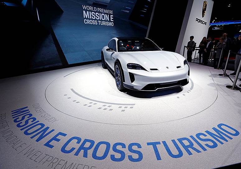 Porsche Mission E Cross Turismo