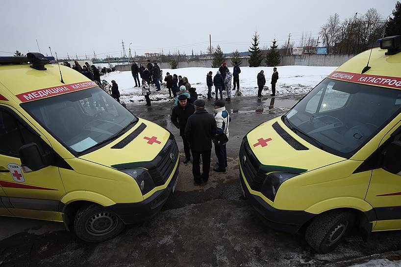 Жители Волоколамского района, вышедшие на митинг в связи с массовым отравлением школьников