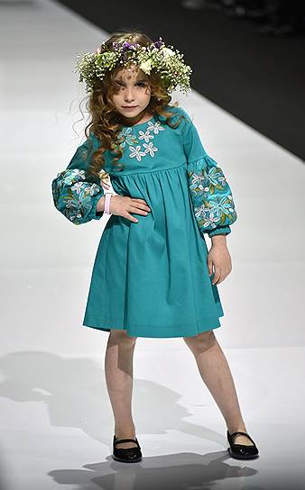 Показ коллекции бренда Fashion book дизайнера Алены Степиной в рамках Moscow Fashion Week