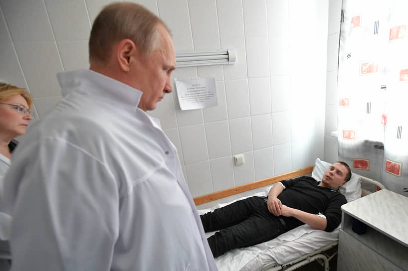 Президент Владимир Путин прибыл в Кемерово 27 марта. 28 марта был объявлен днем траура в России