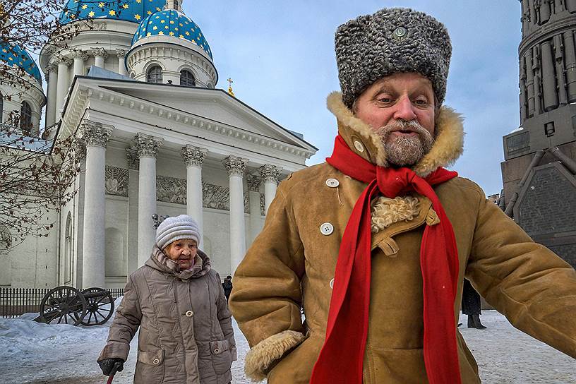 Ветеран монархического движения поэт Михаил Устинов присутствовал и на панихиде по Павлу I