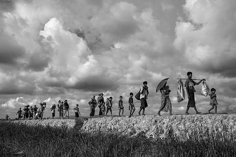 Победитель в номинации «Новости. Серия фотографий» (2-е место). Беженцы-рохинджа после пересечения границы Мьянмы и Бангладеш