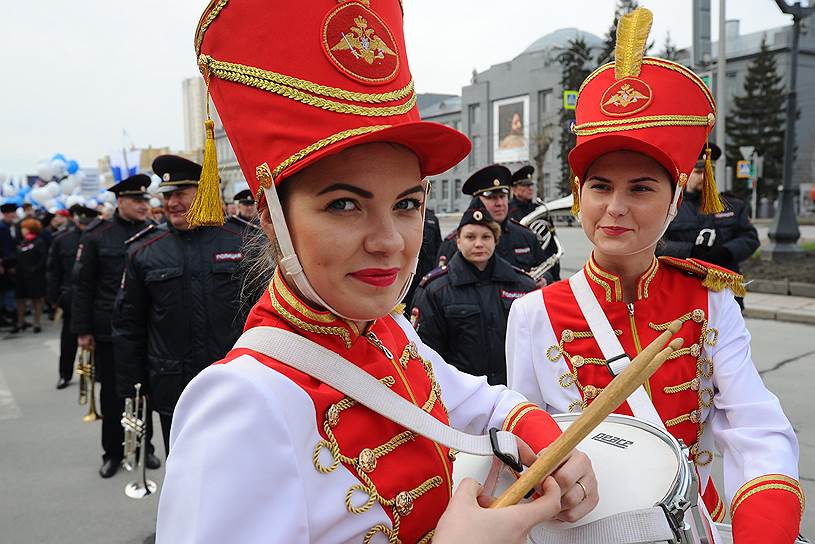 Демонстрация и митинг, посвященные Дню международной солидарности трудящихся, в Новосибирске 